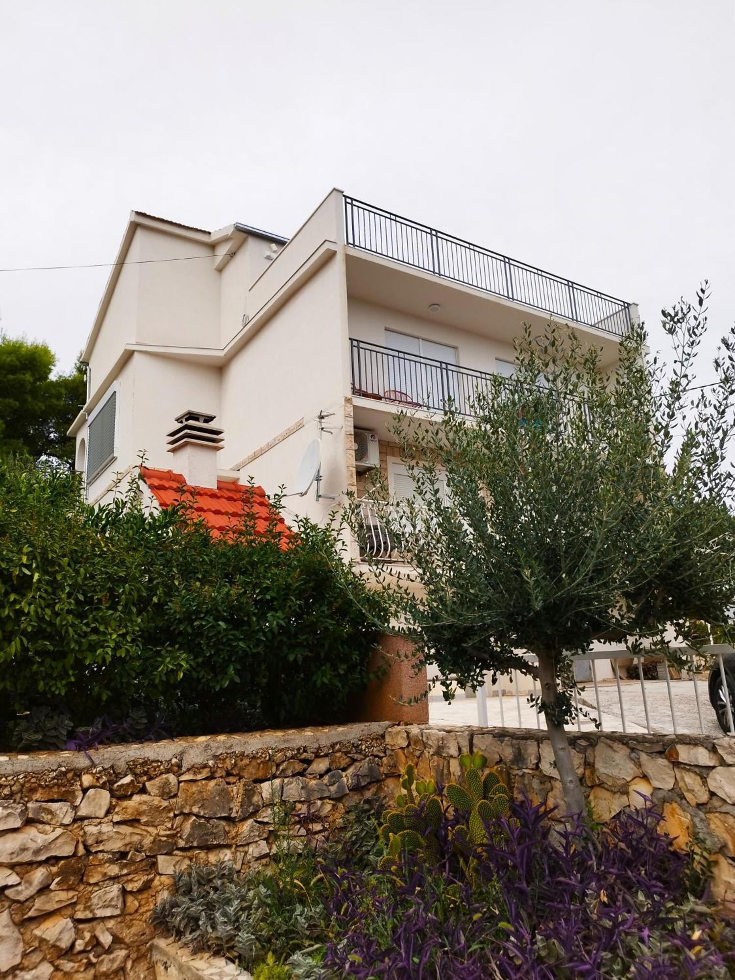 Apartment Aniva - 50 M From The Sea