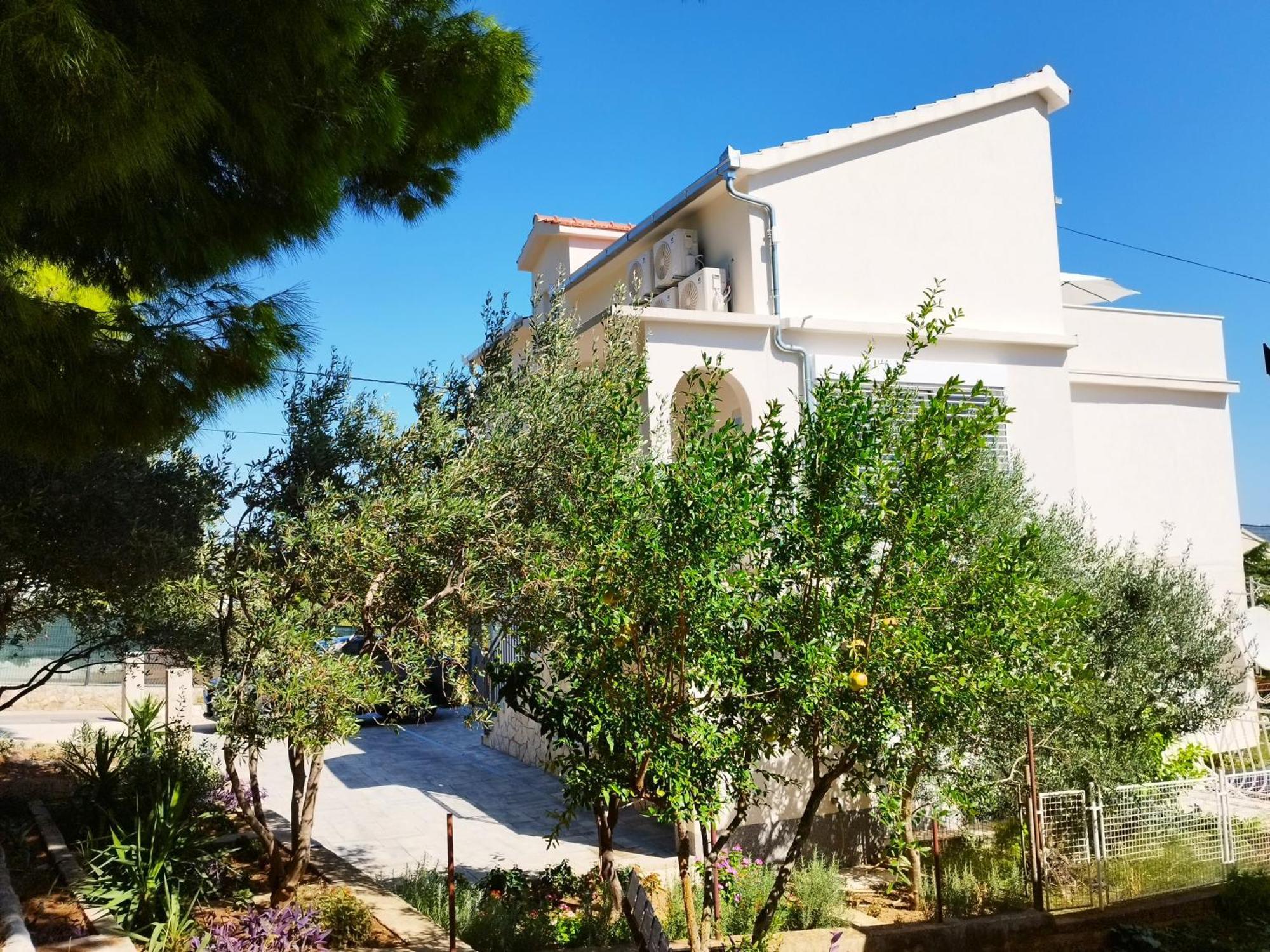 Apartment Aniva - 50 M From The Sea